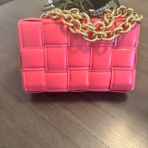 Pink Cluth With Gold Chain